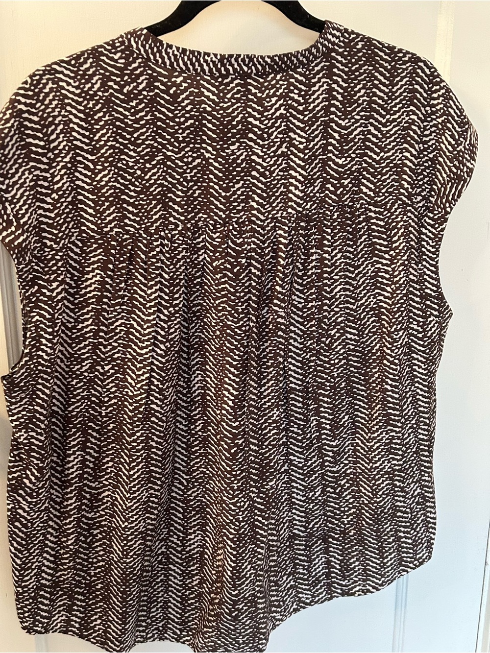 Banana Republic Brown and White Patterned Sleeveless Women's Top